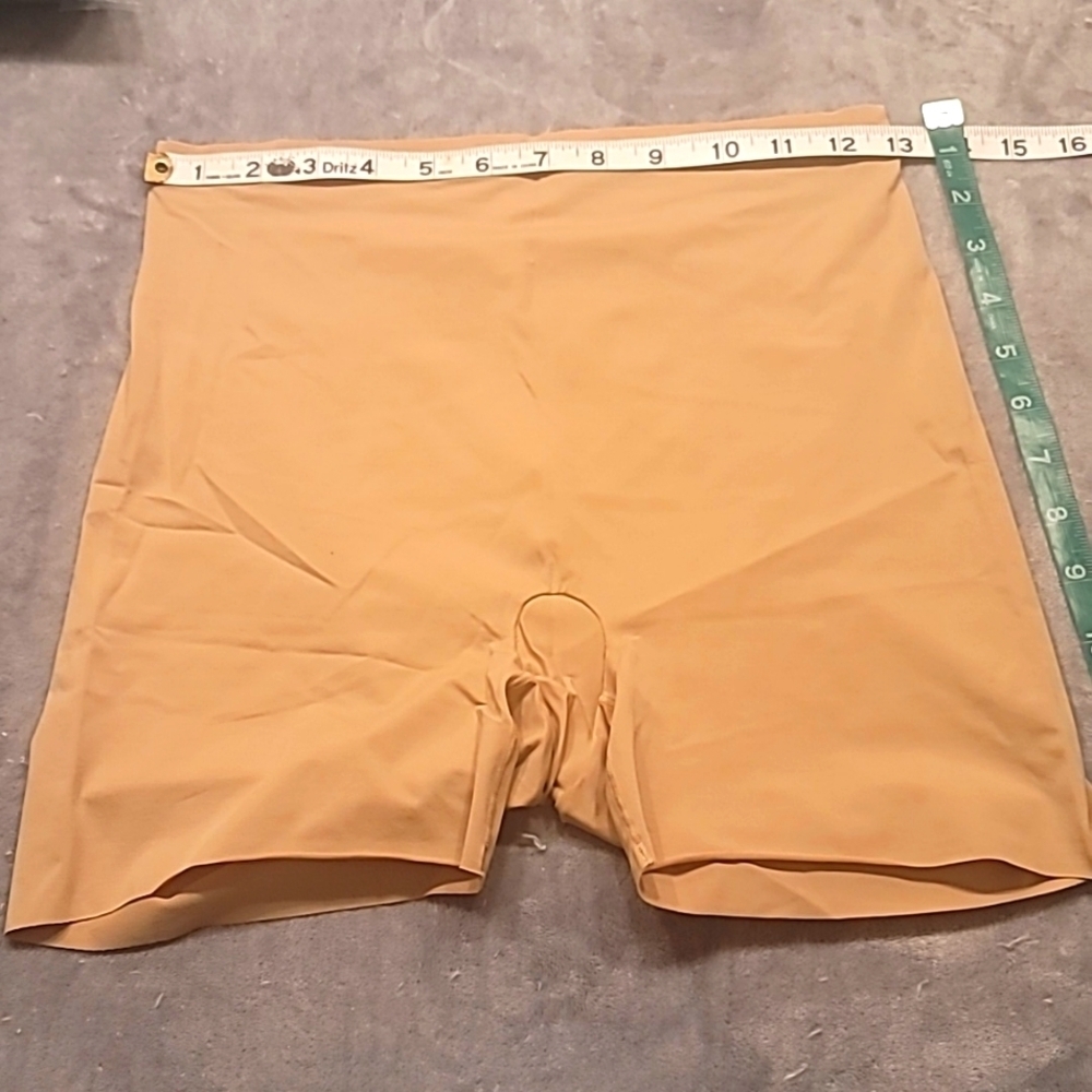 0470. EUC ~ Sweet Nothings  😍  Thin, Smoothing Layer ~ XL ~ 💋